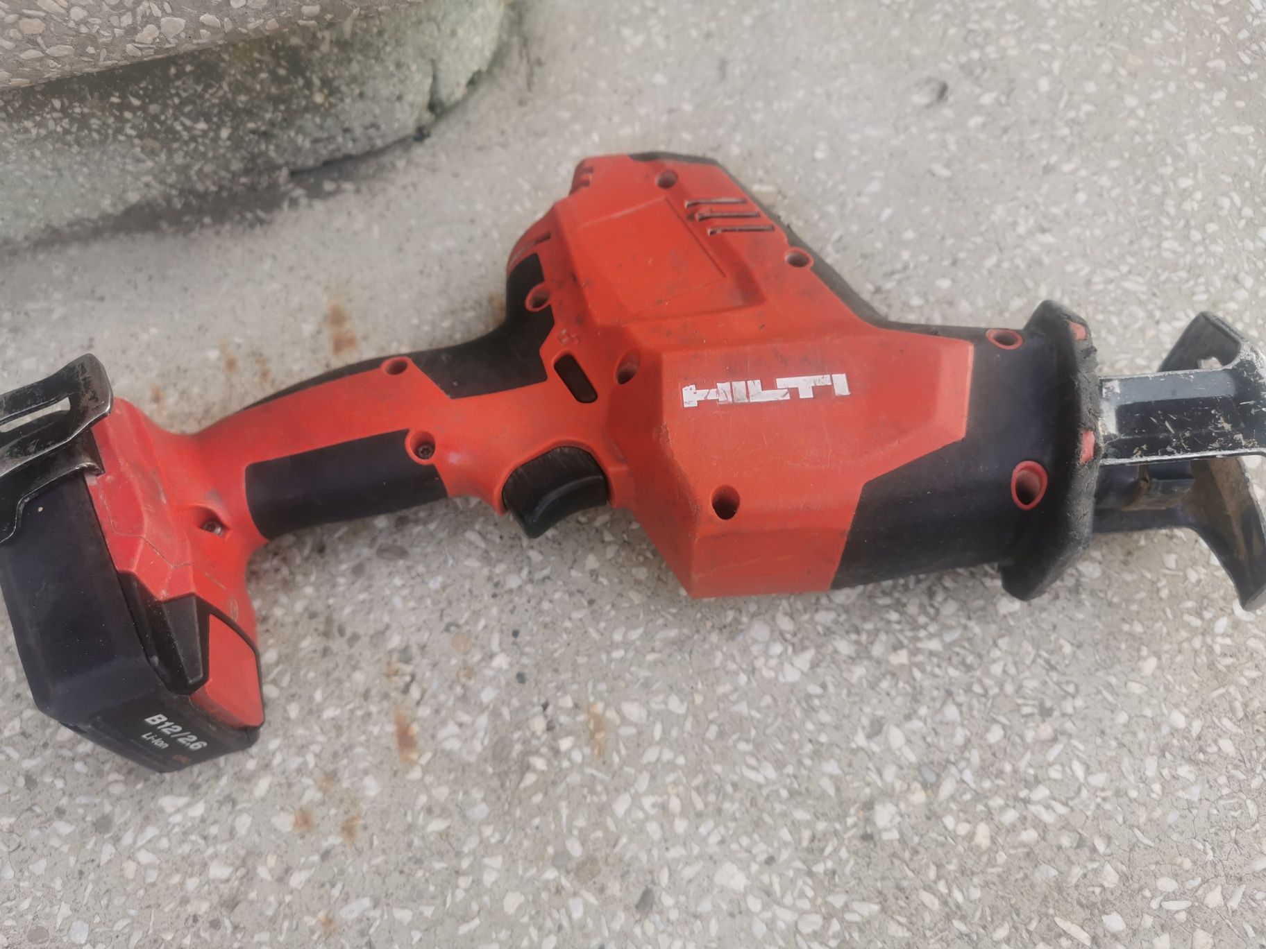 Fierăstrău tip sabie Hilti SR2-A12