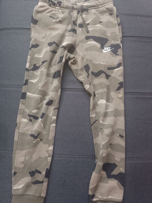 Pantaloni Nike  army
