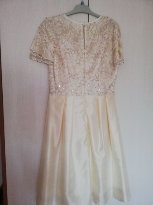 Rochie e de seara,  Casa Wanda