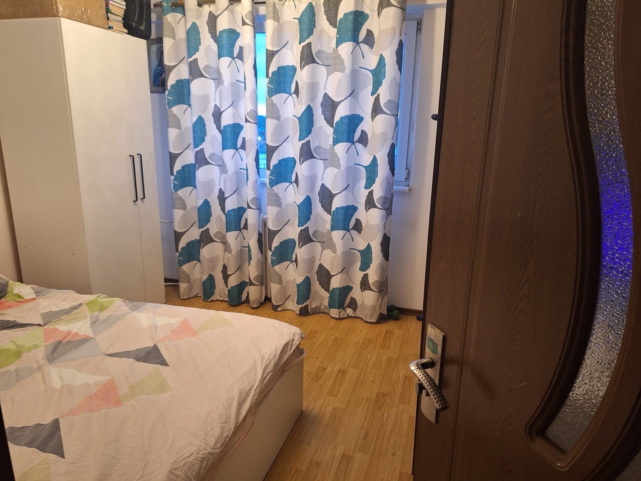 De vânzare 2 camere în. A uri zona Ostroveni, total decomandat