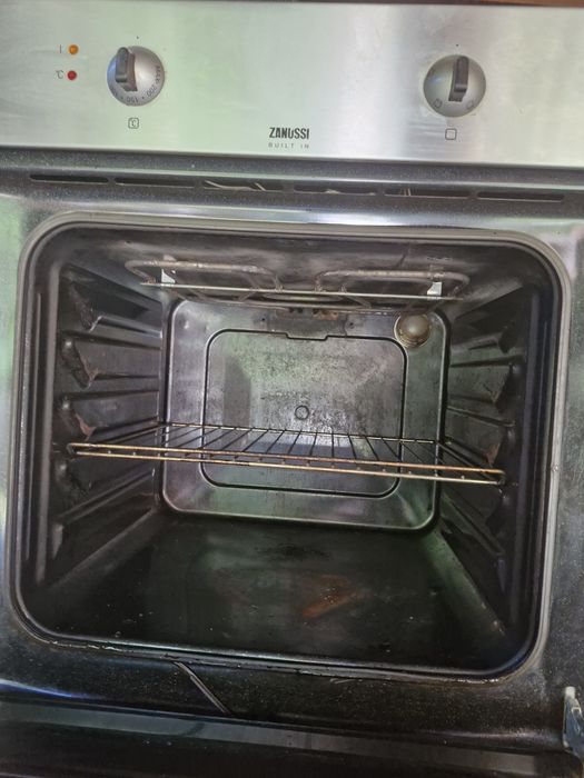 De vanzare cuptor electric.