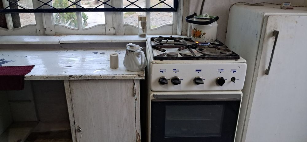 Бектемир.  Пост. Етмасдан. 6 сотох 2 хона. Оила  куйлук бозор фуд сити