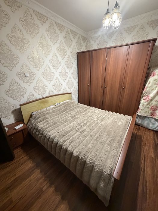 Спальный гарнитур и диван бу