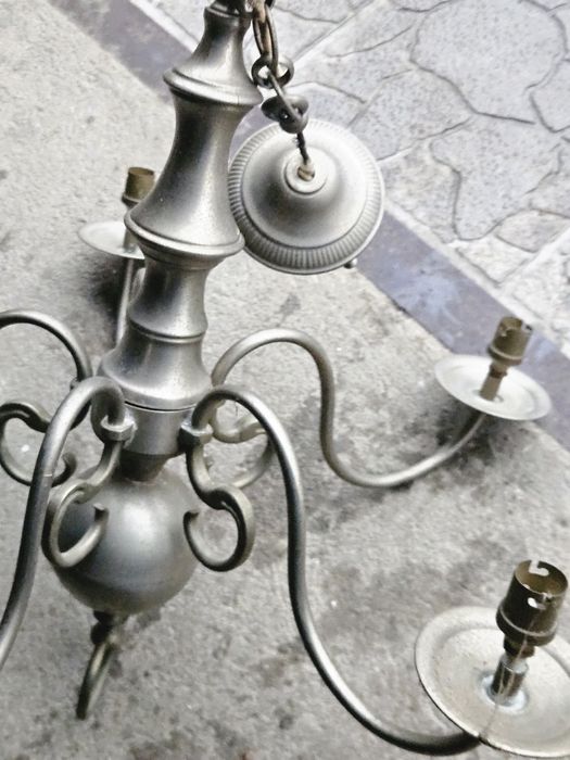 Candelabru vechi alama