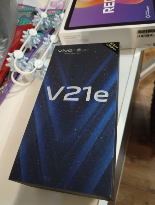 Продам смартфон vivo v21e
