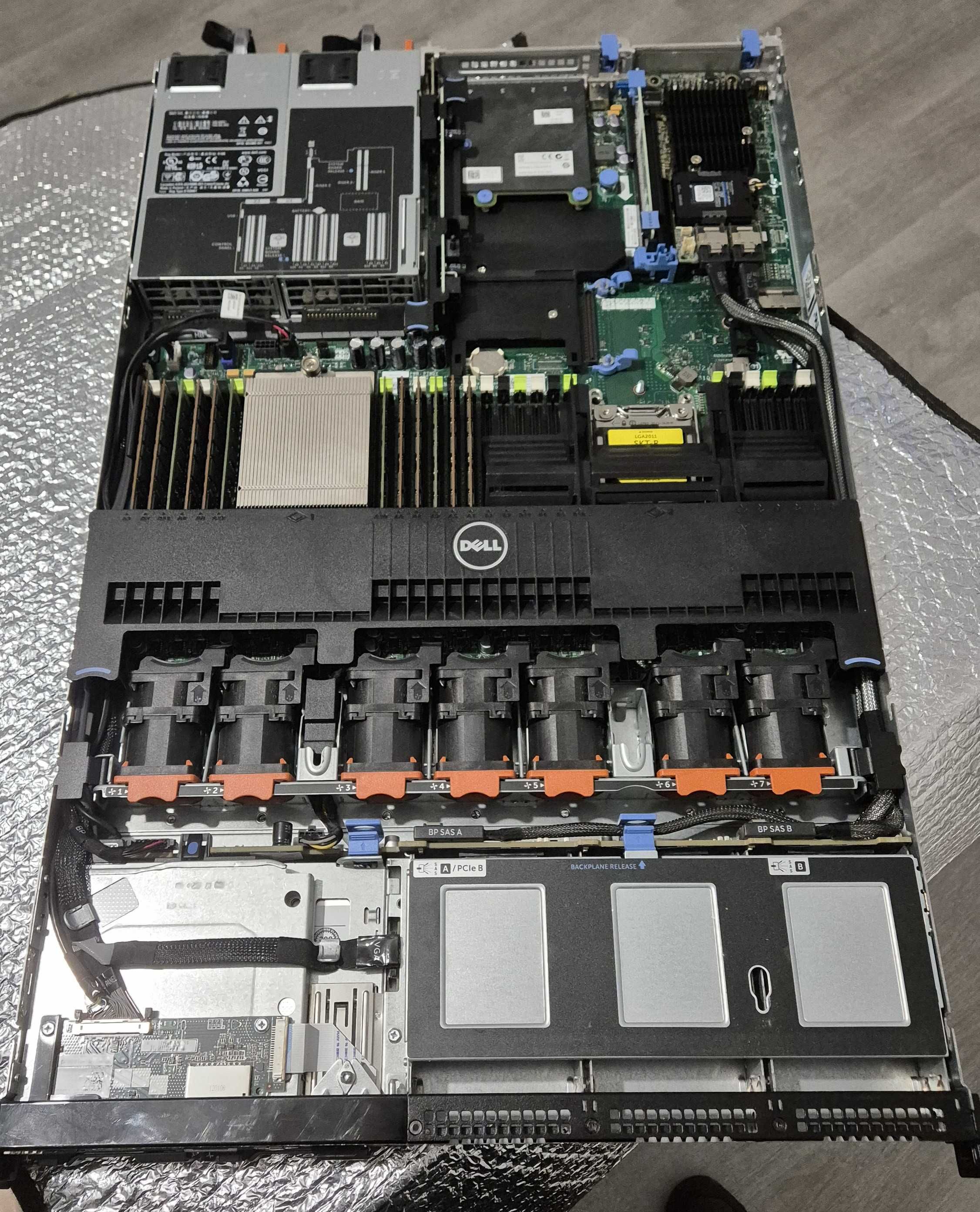 Server Dell R620, Xeon E5-2660, 80GB RAM DDR3, 2x 300GB SAS HDD