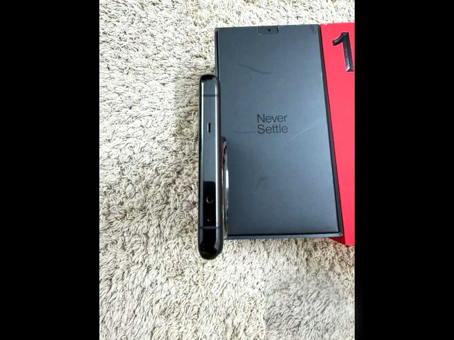 Vând/Schimb Oneplus 12 5g Black 512g ca Nou Dual Sim Full box Liber
