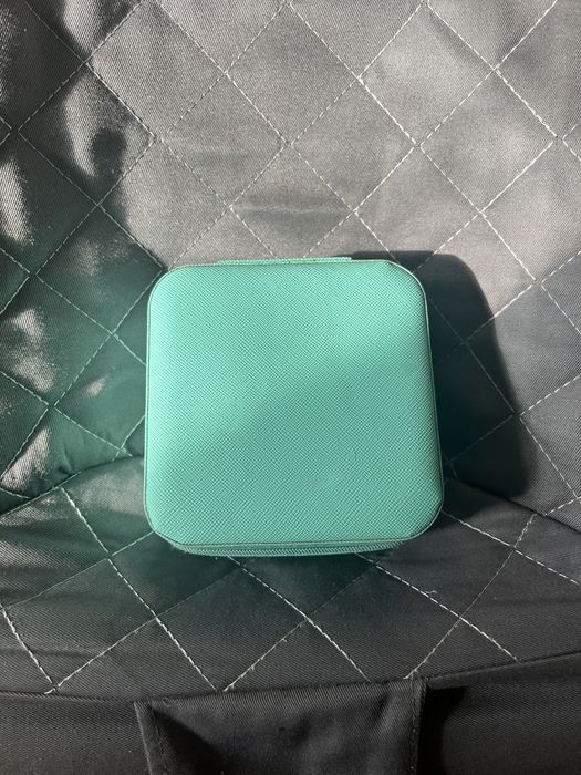 Портативная шкатулка для украшений