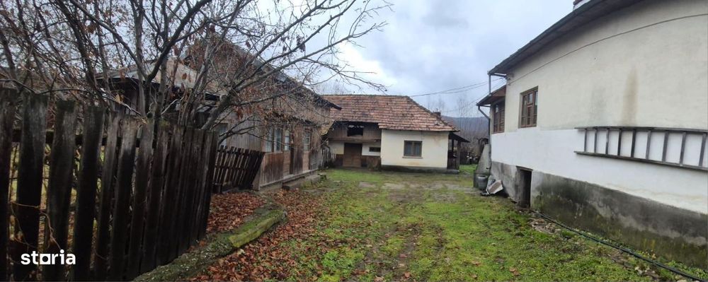 Casa cu trei camere Pietrosani - Retevoiesti Arges