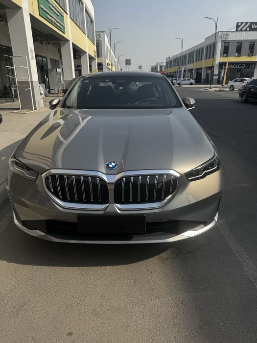 Bmw i5 35 L nalichie
