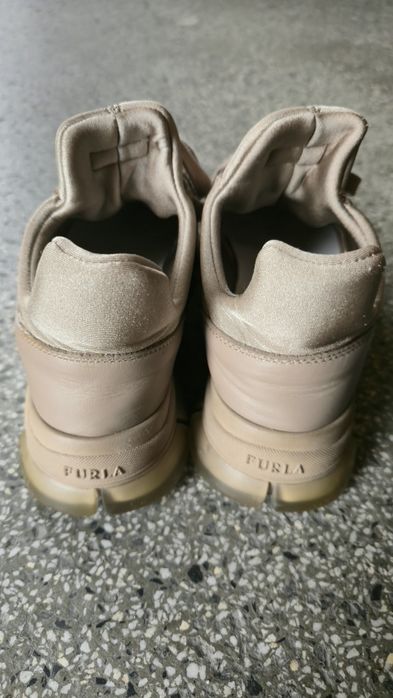 Маратонки Furla.Бежови.40 номер.