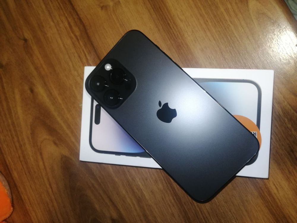 Vând IPhone 14 Pro Max aproape nou nu (iPhone 15)