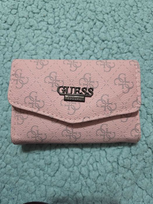 Ново Протмоне Guess