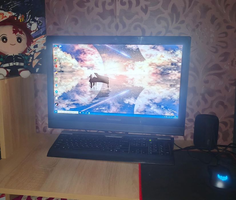 Продаю Моноблок все работает.