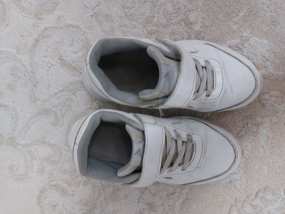 КРОССОВКИ детские на продажу