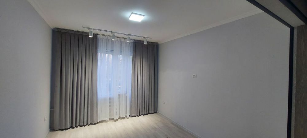 Срочно продаётся 1 комнатная квартира 4 этаж