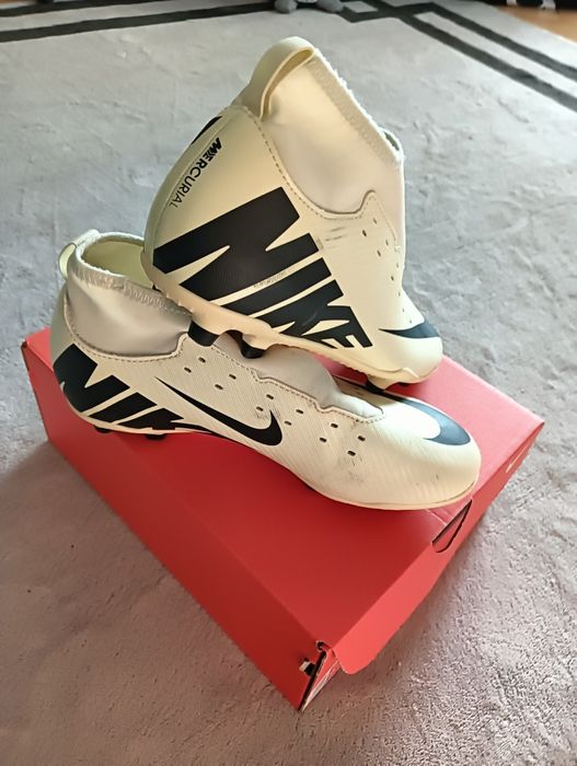 Vând ghete fotbal nike