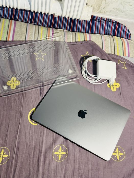MacBook Pro 13 M2 2022