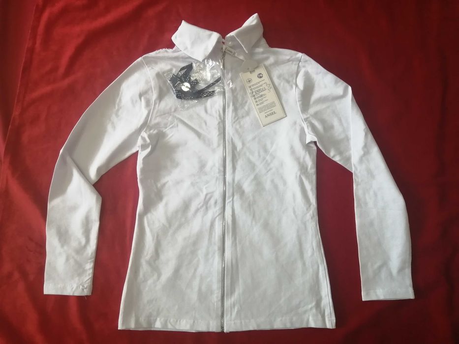 Продам НОВУЮ с этикеткой школьную кофточку/рубашку на замке, разм 152