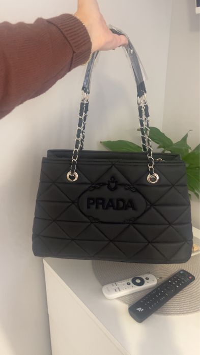 черна чанта Prada-чисто нова