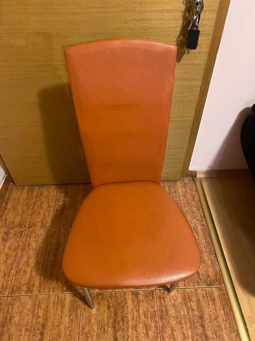 Маса за трапезария и столове