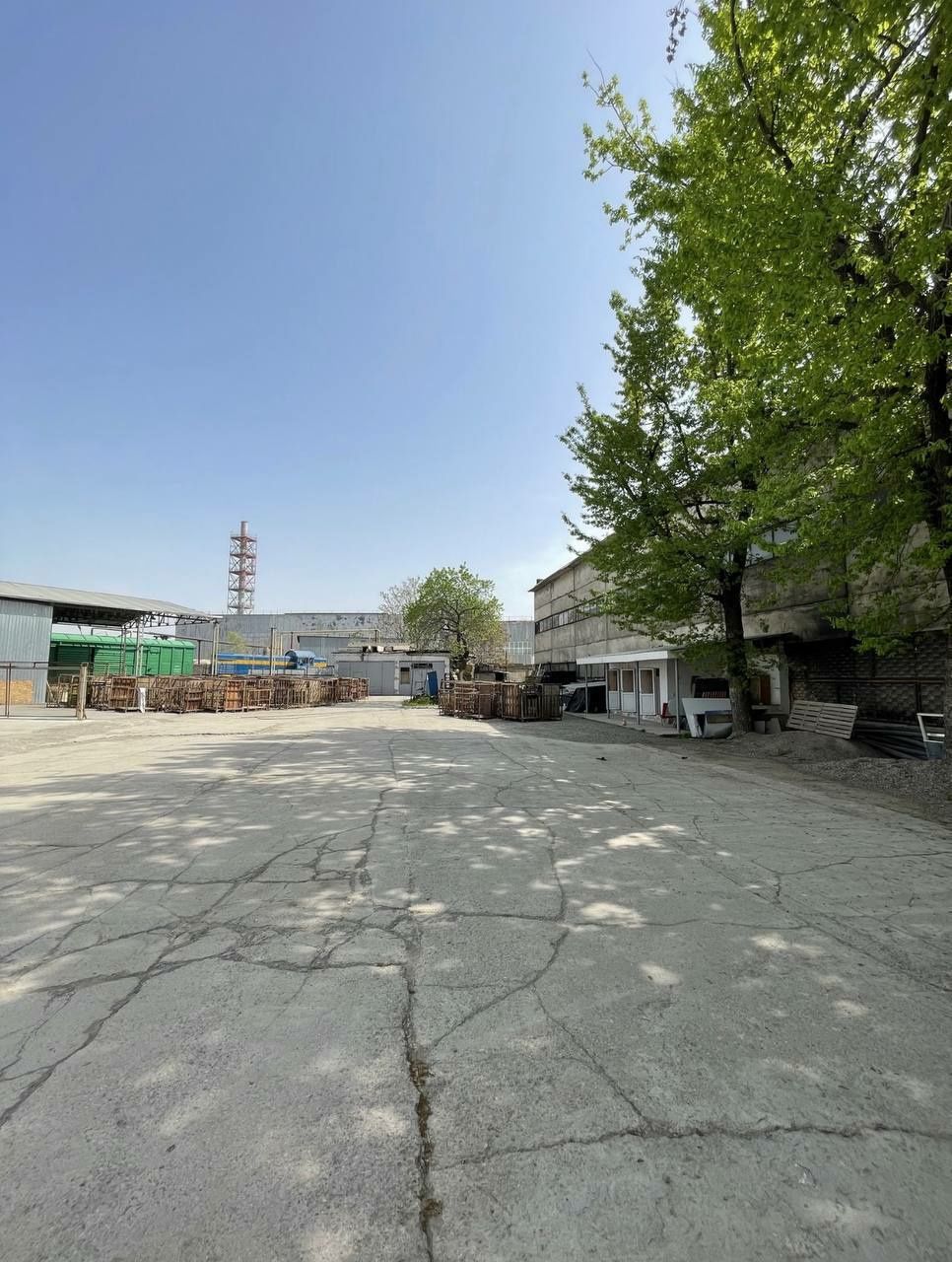 Продаётся 5 000 м². производственная база.