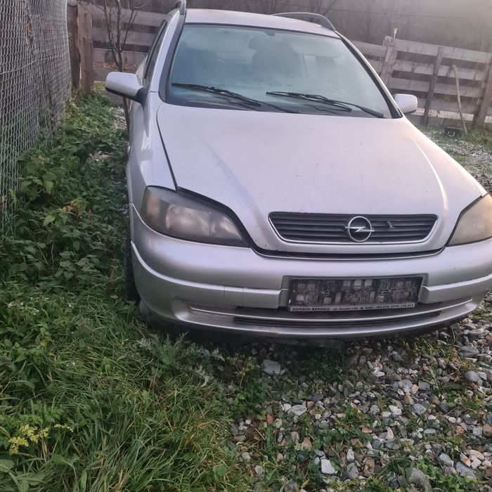 Dezmembrez opel astra 1.6 tdi