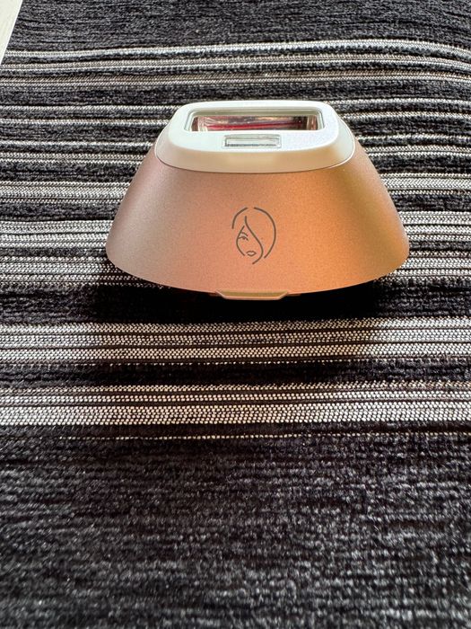 Фотоепилатор Philips Lumea Prestige BRI 965