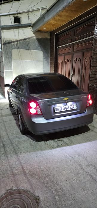 Lacetti 2012 sotiladi