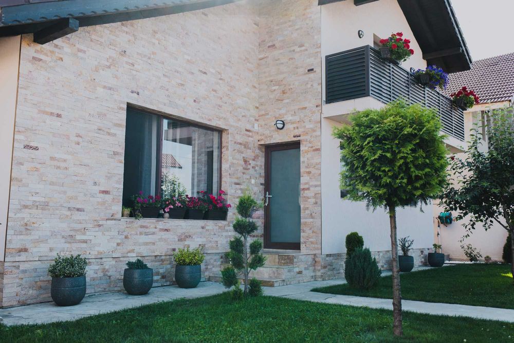 piatra decoratina naturala fasonata marmura travertin