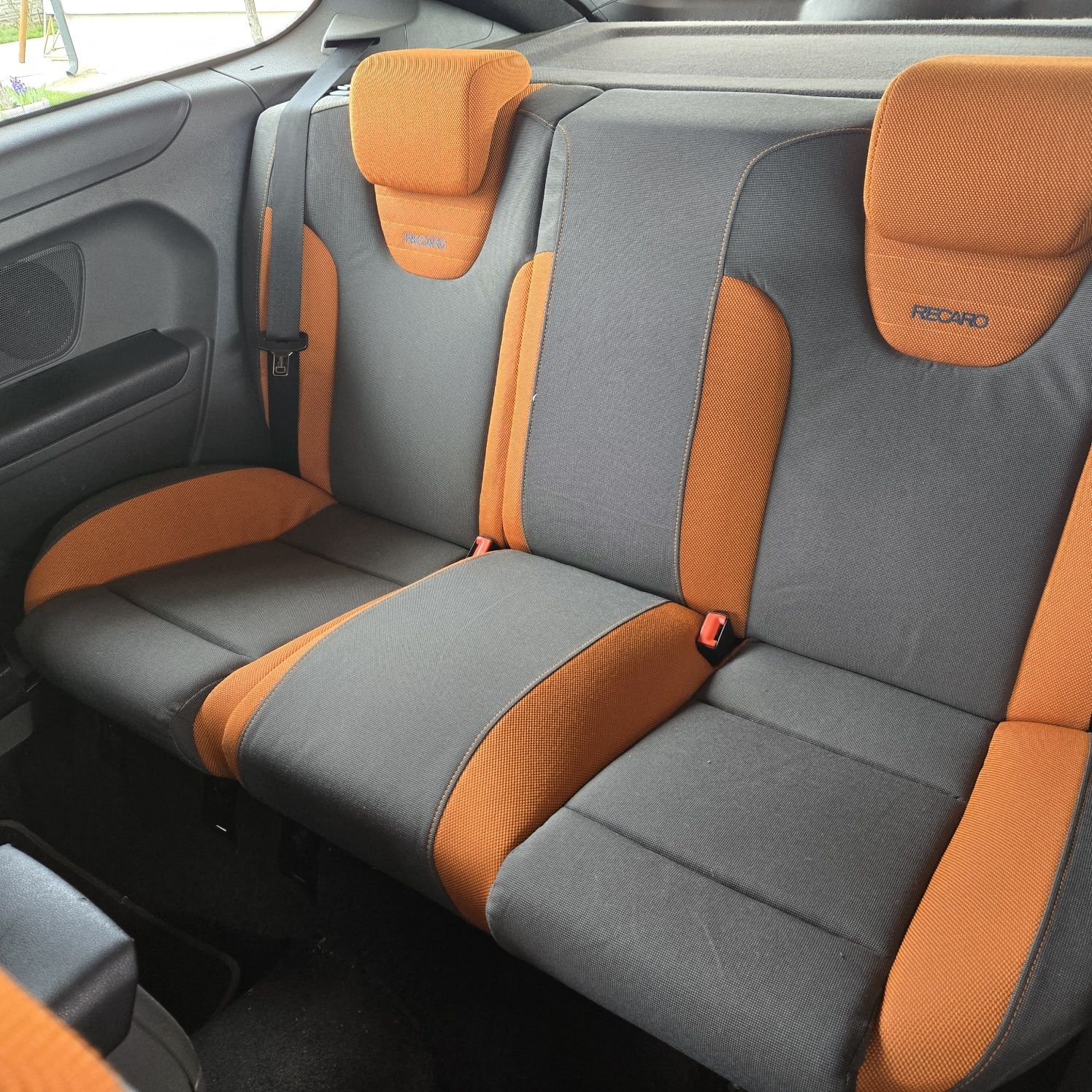 Ford Focus ST2 reconditionat mecanic cu upgrades in stare excelenta