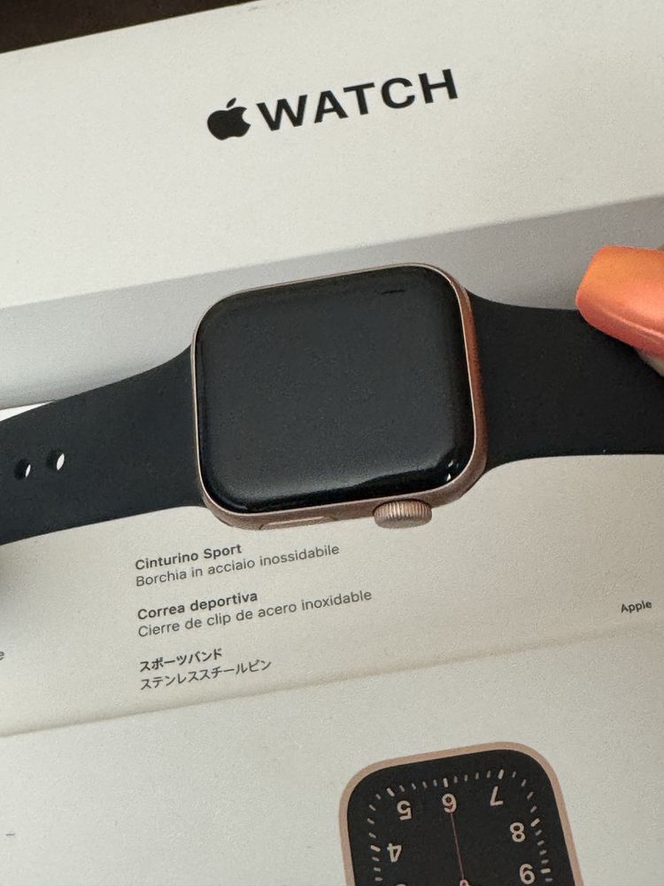 Apple watch SE 40mm gold