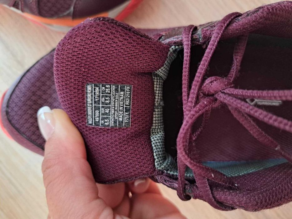 Дамски туристически маратонки Haglofs