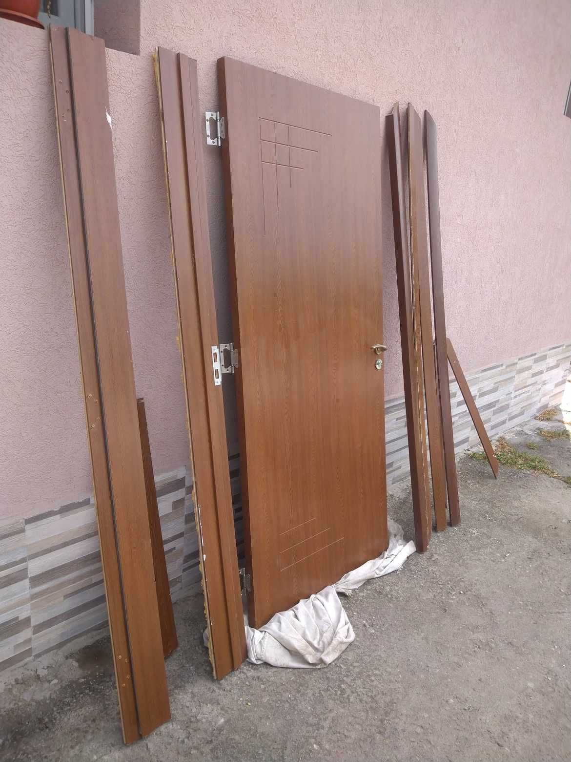 Интериорна врата
