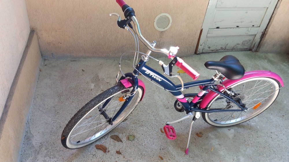 Bicicleta fete diametru roată 24 in stare foarte bună