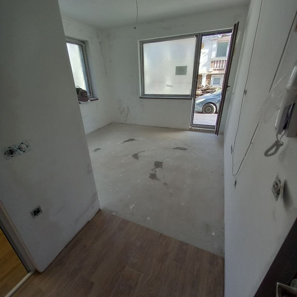 Дава се под наем Офис в Варна, Левски - 32 кв.м за 382.5 € - Снимка #6