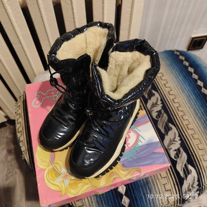 Продам зимние сапоги, ботинки на девочку