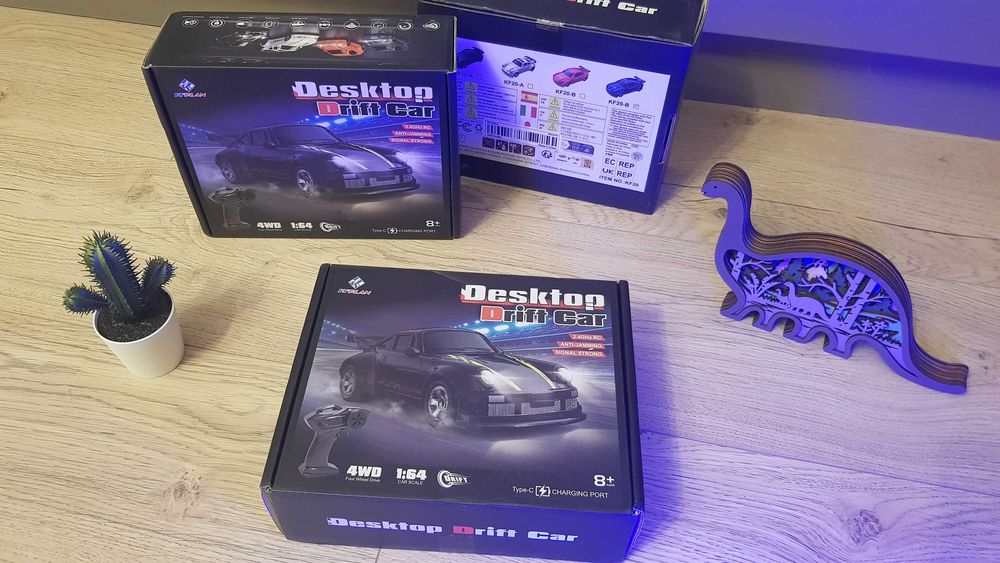 Masinuta cu telecomanda de birou marime 1:64, 2.4GHz Culoare ALBASTRA