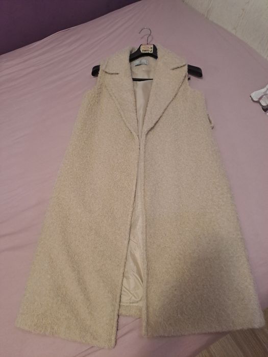 Елегантен бежов елек