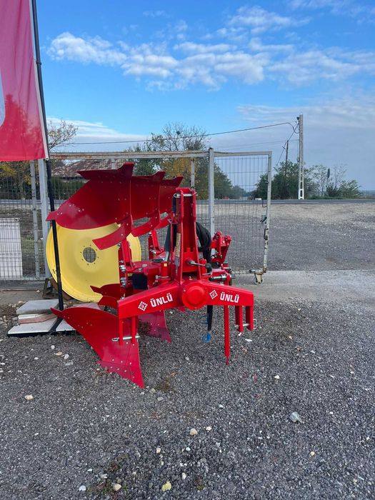 Plug Unlu 3 brazde trupite reversibil hidraulic Nou