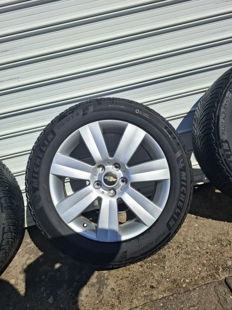 Зимна гума Michelin PILOT ALPIN 5 SUV 235/55 R18 104H XL