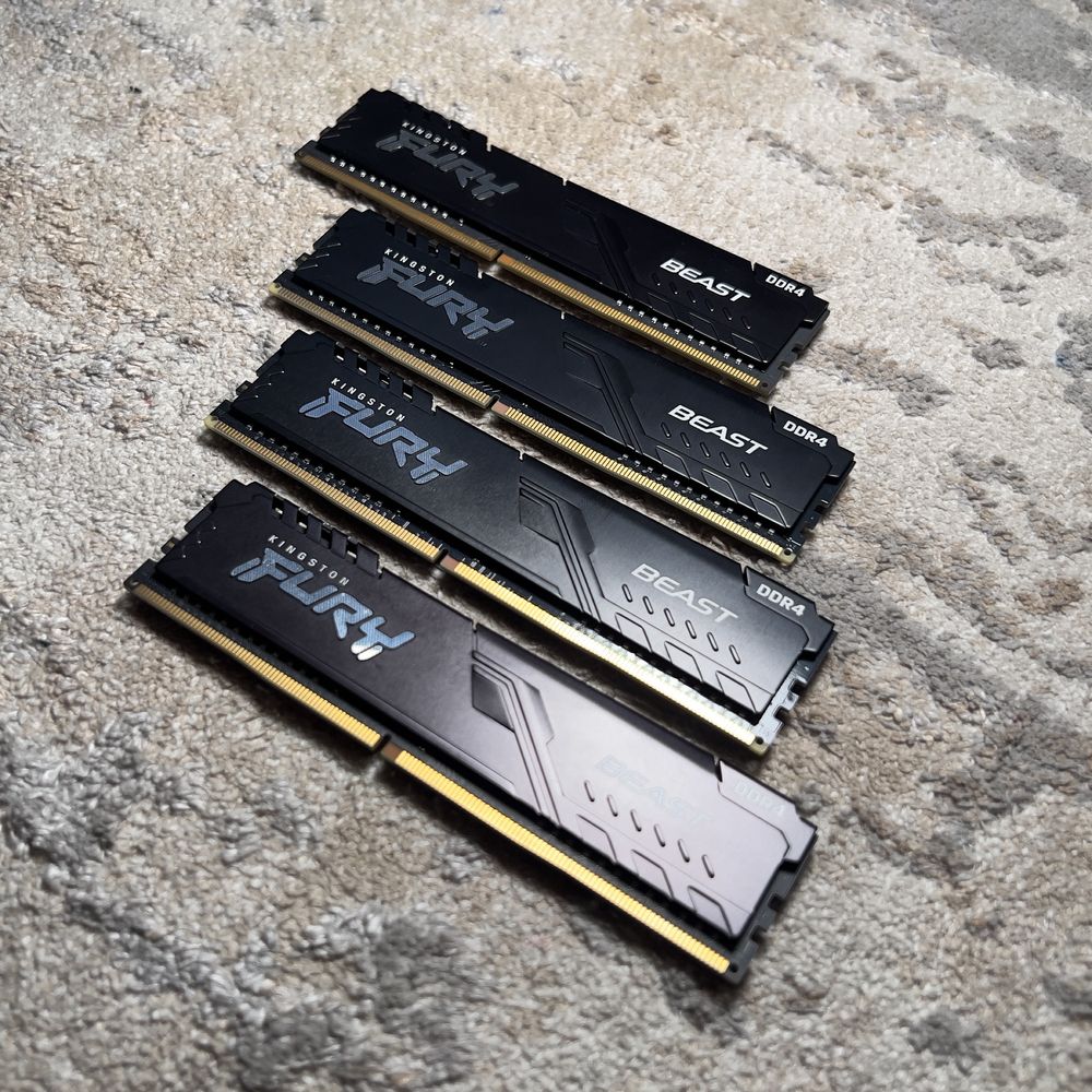 Продам 2 плашки ОЗУ (по 8gb)