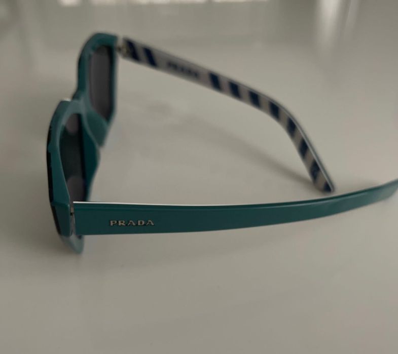 Слънчеви очила Prada