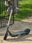 Vând trotinetă electrică Motus scooty 10 schimb cu iphone!!