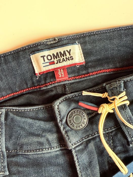 Blugi Tommy, Low rise skinny