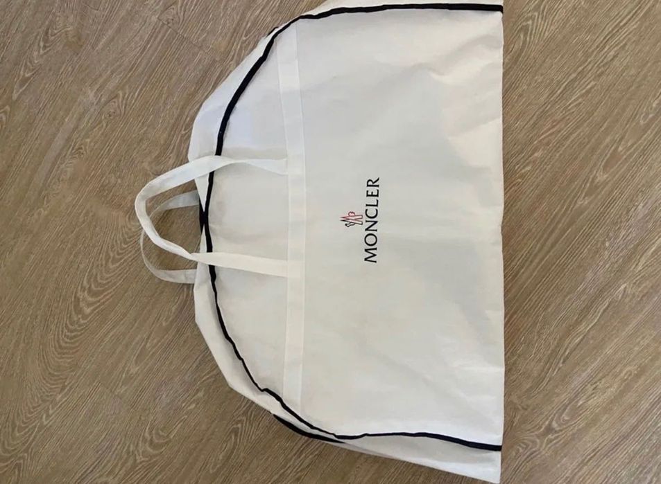 Чанта за дрехи dolce gabbana Moncler Burberry