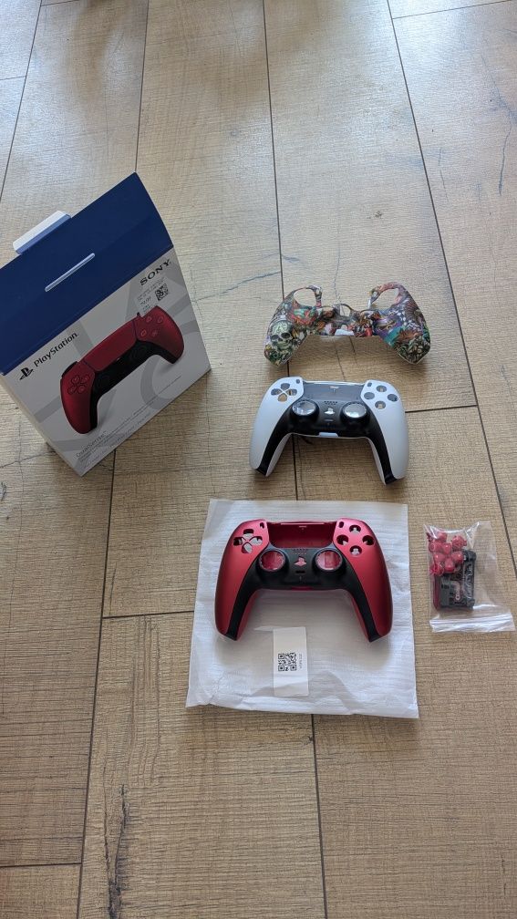Корпуси за Dualsense PS5 Volcanic Red, подарък