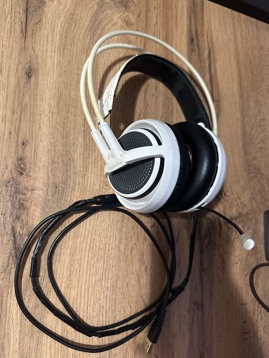 Наушниуи Steelseries