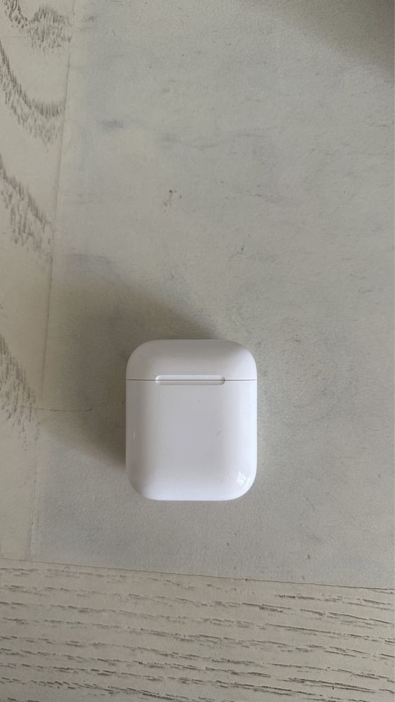 AirPods 1 поколения