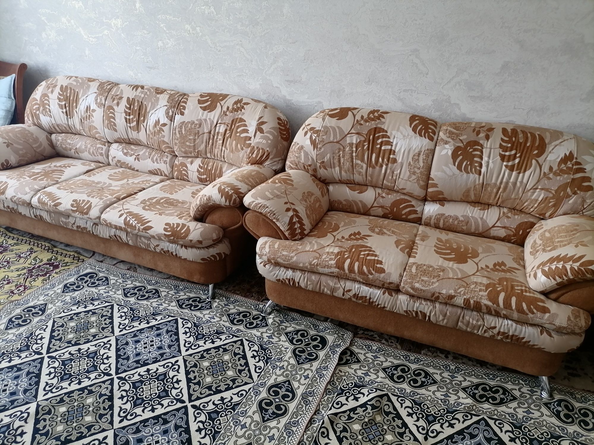 Продам диван с креслом в хорошем состоянии